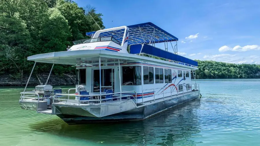 Selecting the Ideal Boat Tour & Rental Management Software: Essential Insights